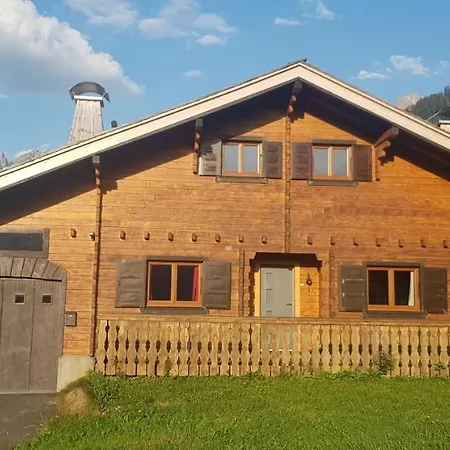 Aux Pieds Et Randonnees * La Clusaz